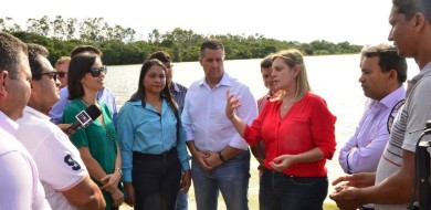 Deputados defendem união de todos contra poluição do lago