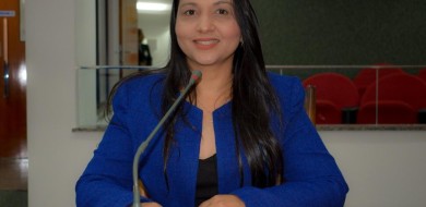 Vanda Monteiro cobra fiscalização dos serviços da BRK no TO