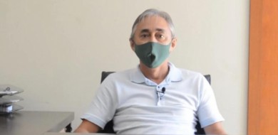 Prefeito Paulo Hernandes recebe mais uma motoniveladora para o município