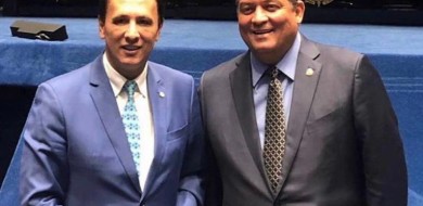 Gomes comunica Gaguim que não disputará e que apoiará Dimas;